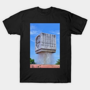 Fountain. Parque Historico Abel Santamaria T-Shirt